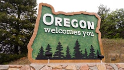 Oregon Welcome Sign Dreamstime Credit Chris Boswell Resized