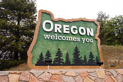 Oregon Welcome Sign Dreamstime Credit Chris Boswell Resized