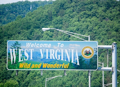 Welcome To West Virginia Sign Dreamstime Credit Amanda Wanner Resized