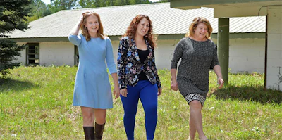 Etain Hillary, Sister Keely, Mother Amy Resized