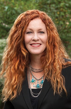 Noelle New Headshot Fmt