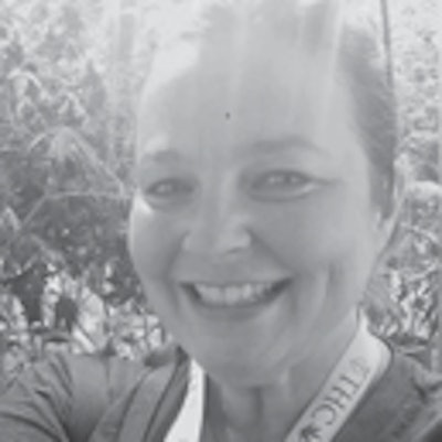 Amy Donohue Headshot Fmt