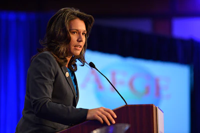 Tulsi Gabbard 2013 Civil Rights Luncheon Afge Flickr Creative Commons Sumanah Resized