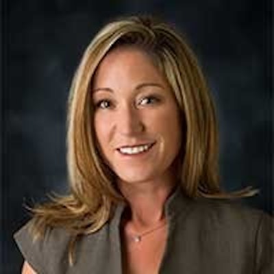 Lezli Engelking 200x200