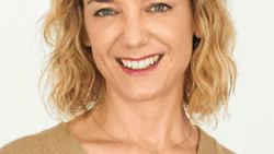 Jennifer Drake Ayr Headshot Fmt