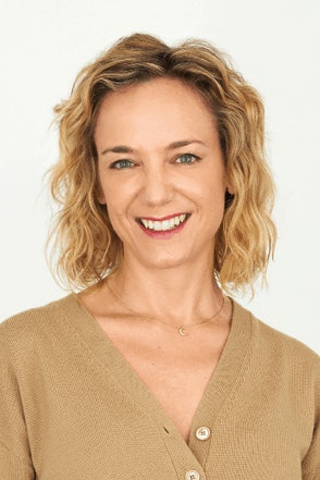 Jennifer Drake Ayr Headshot Fmt