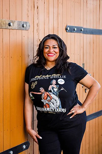 Ebony Andersen Vanessa Stump Web Resized