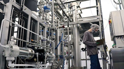 Christina Lake Vitalis Cosolvent Extraction 2