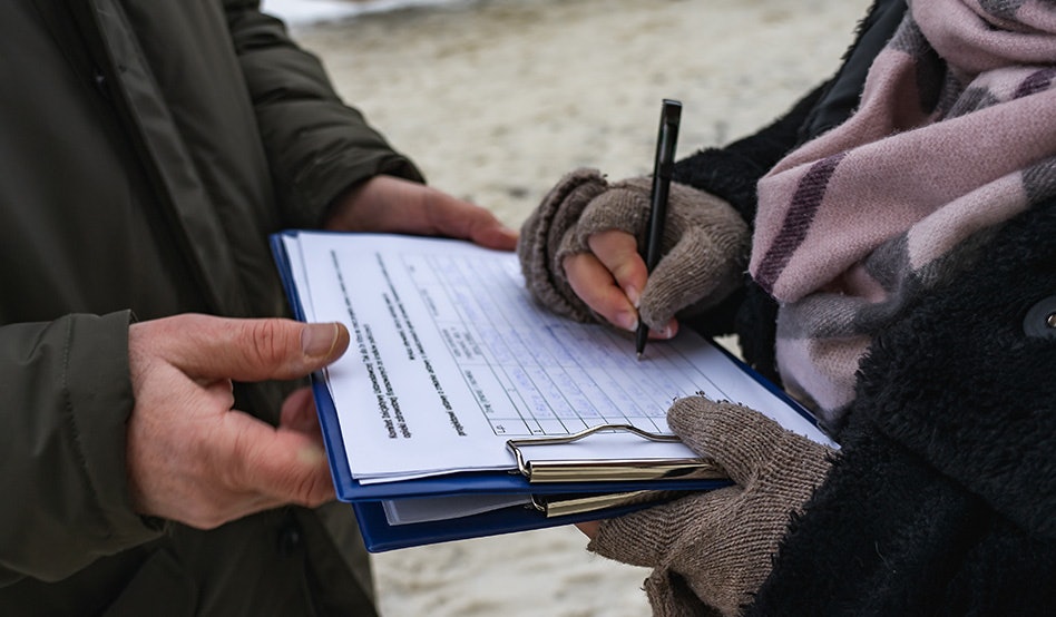 Cannabis Prohibitionists ‘Tricking’ Voters to Sign Petition in Massachusetts